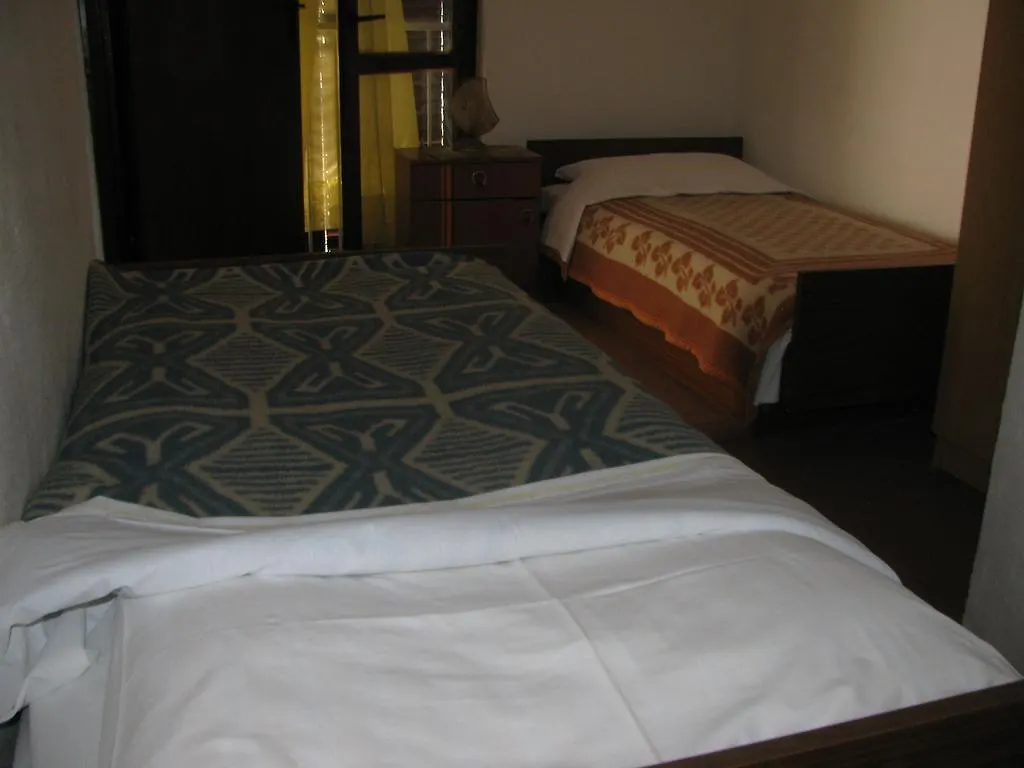 غاباس Apartments E And J